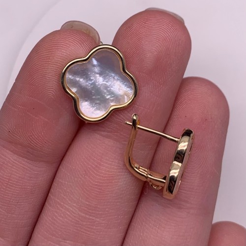 Швензы, клевер, вставка перламутр, латунь, цвет золото, размер 16х11,5 мм