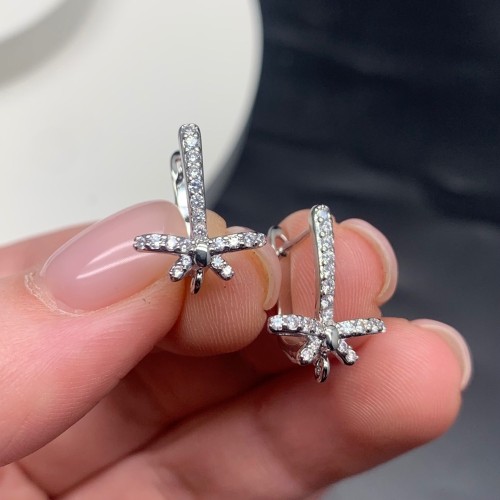 Швензы, вставка фианиты, родий/латунь, цвет серебро, размер 18х12 мм 17794