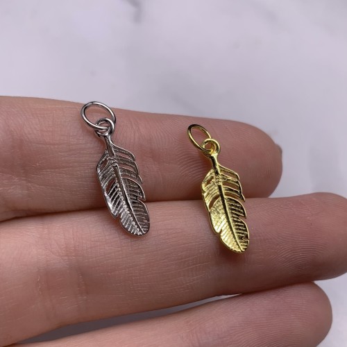 Подвеска "Перо", из серебра 925 пробы, размер 19х16 мм, цена за 1 шт.