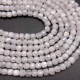 Каменные бусины, Лунный камень, Адуляр, кубик, огранка, 4х4 мм, длина нити 38 см