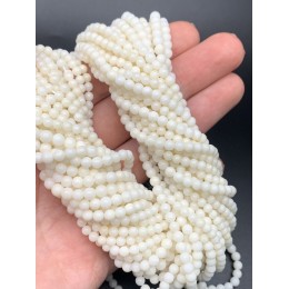 Каменные бусины, Коралл, белый, шарик гладкий, 2,9 - 3 мм, длина нити 38 см