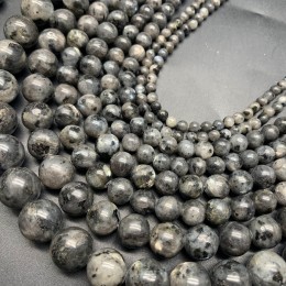 Каменные бусины, Ларвикит, ("Лаврикит", Норвежский лунный камень), шарик, гладкий, 4-4,5 мм, нить 38 см