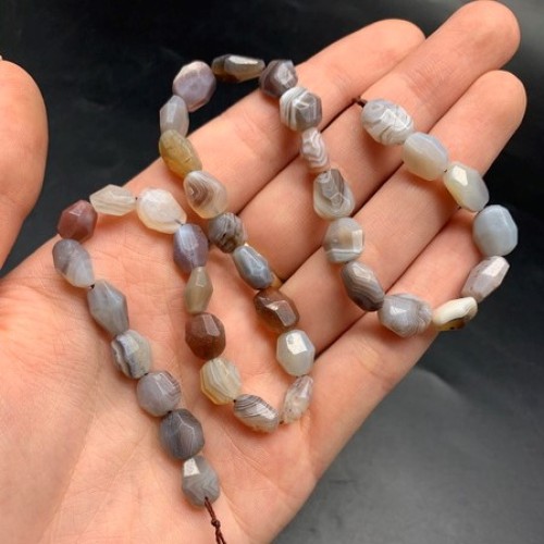 Каменные бусины, Агат Ботсвана, фриформы, огранка, 11х9 мм, длина нити 38 см