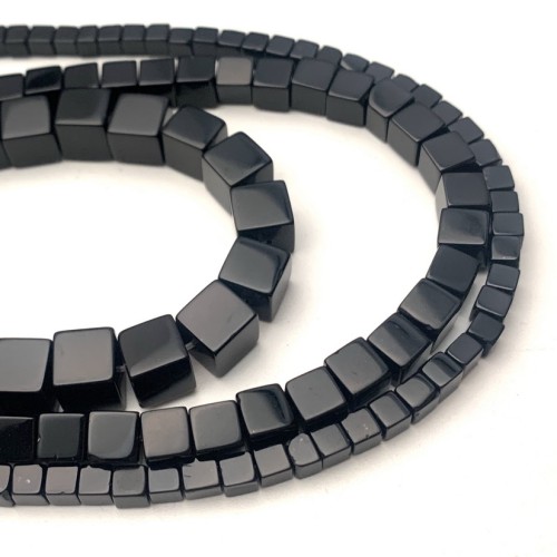 Каменные бусины, Агат, чёрный, люкс, кубик гладкий, 8х8 мм, длина нити 39 см