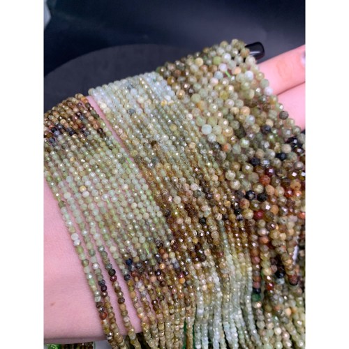 Каменные бусины, Гранат, зелёный, Гроссуляр, переходный цвет, шарик огранка, 3 мм, длина нити 38 см