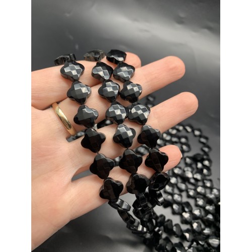 Каменные бусины, Агат чёрный, т.н. "Оникс",  клевер, в огранке, 13х6 мм, длина нити 19 см, 15 бусин