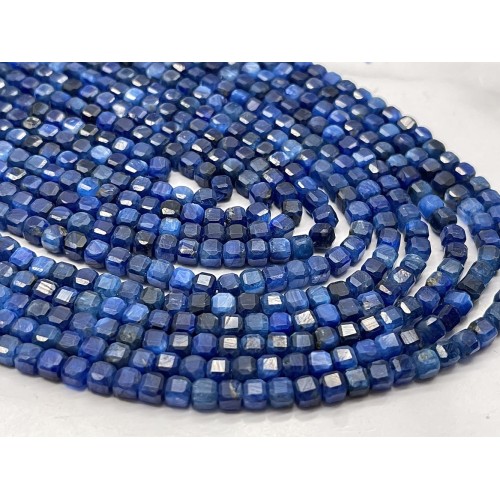 Каменные бусины, Кианит, люкс, кубик, зеркальная огранка, 4х4 мм, длина нити 38 см