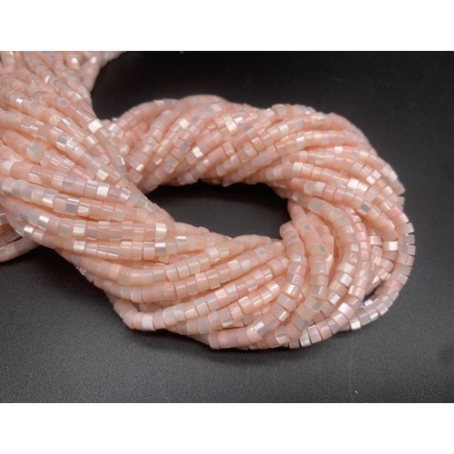 Каменные бусины, Перламутр светло розовый, тонированный, шайба, 4х2 мм, длина нити 38 см