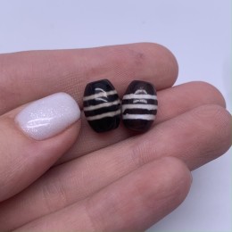 Бусина Дзи "663" из агата, Три полоски желания, размер 12х9 мм, цена за 1 шт