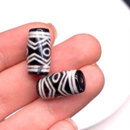 Бусина Дзи "37" из агата, 3 глаза + клык, размер 18х10 мм, цена за 1 шт