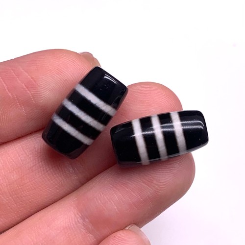 Бусина Дзи "36" из агата, три полоски желания, размер 18х10 мм, цена за 1 шт