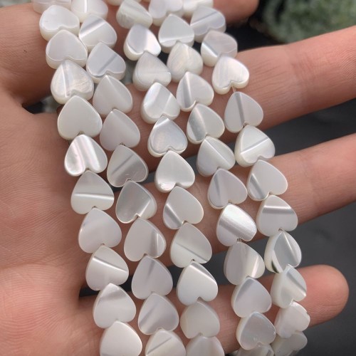 Каменные бусины, Перламутр, белый, сердечки, 8х3 мм, длина нити 38 см