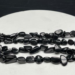 Каменные бусины, Шунгит, Карельский, фриформы, размер 6х9 мм, нить 19 см