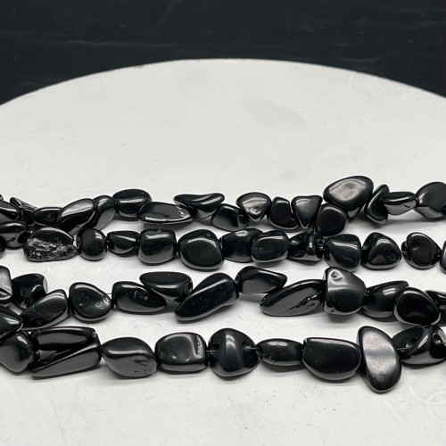 Каменные бусины, Шунгит, Карельский, фриформы, размер 6х9 мм, нить 19 см