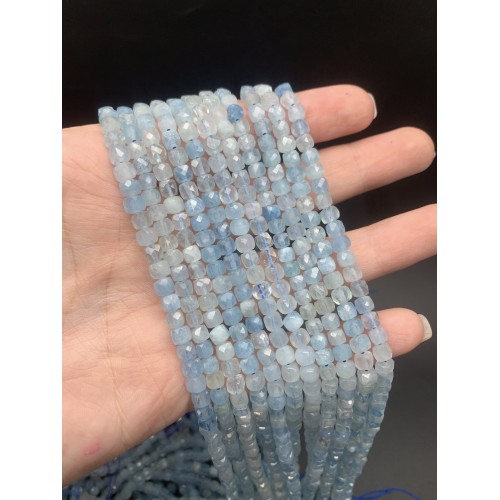 Каменные бусины, Аквамарин, Голубой Берилл, кубик, огранка, 4х4 мм, длина нити 38 см