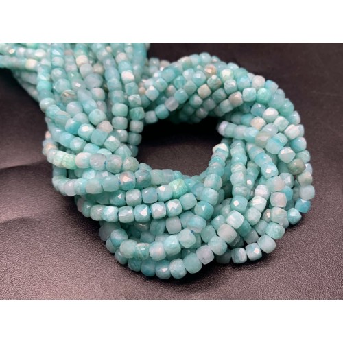 Каменные бусины, Амазонит, кубик огранка, 4х4 мм, длина нити 38 см