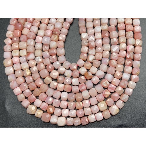 Каменные бусины, Опал розовый, кубик, огранка, 5х5 мм, длина нити 38-39 см