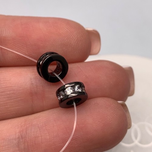 Разделитель с фианитами, латунь, цвет черный, размер 7х4 мм