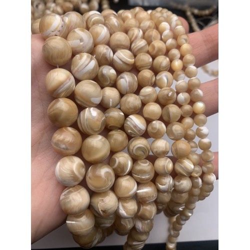 Каменные бусины, Перламутр бежевый, тонированный,10-10,5 мм, шарик гладкий, длина нити 39 см
