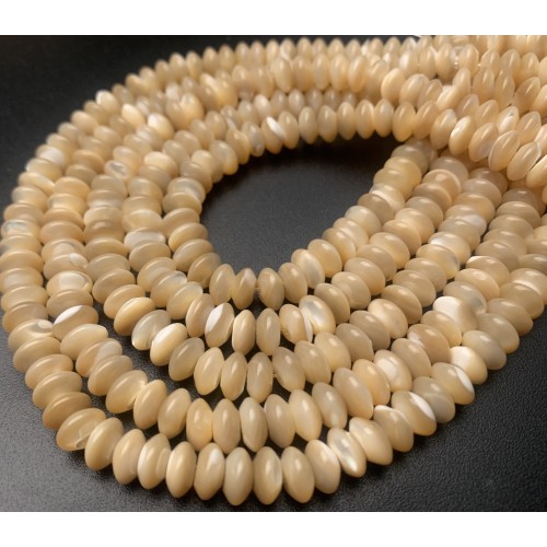 Каменные бусины, Перламутр бежевый, тонированный, бублик, 8х5 мм, длина нити 38 см