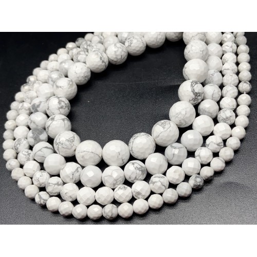 Каменные бусины, Говлит натуральный (т.н. Кахолонг), шарик в легкой огранке, 12 мм, длина нити 38 см