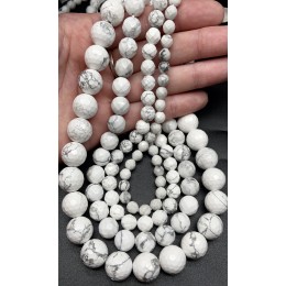 Каменные бусины, Говлит натуральный (т.н. Кахолонг), шарик в легкой огранке, 12 мм, длина нити 38 см
