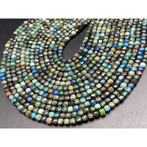 Каменные бусины, Хризоколла, кубик огранка, 4х4 мм, длина нити 38 см