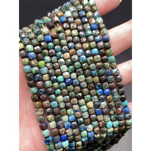 Каменные бусины, Хризоколла, кубик огранка, 4х4 мм, длина нити 38 см